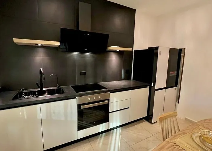 2br Prime Location Newly Refurbished Apartment